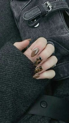 #nail #leopard #leopardprintnails #nailart Nail Ideas Fall Autumn, Aesthetic Autumn Nails, Cool Gel Nails, Nails Story Instagram Ideas, Aesthetic Nails Fall, Nails Design Autumn, Nail Design Dark, Gel Fall Nail Designs, Autumn Nails Aesthetic