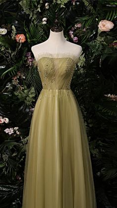 Prom Queen Halloween Costume, Winter Prom Dresses, Prom Aesthetic, Dresses Short Prom, Prom 2022, Prom Dress Inspo, Prom Dress Long, Yule Ball, Prom Queen