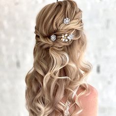 Bridal Hairstyling Gallery - Best Makeup Academy London Ibiza Mallorca | Kristina Gasperas Beauty Academy Makeup Academy, Pretty Hair, Wedding Hair And Makeup, Best Makeup, Blonde Balayage, Summer 2022, Pretty Hairstyles, Wedding Hair