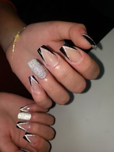 Hoco Nail Ideas Black And Silver, Vegas French Tip Nails, Pretty French Nails Sparkle, Nail Ideas Vegas, Gold Black French Nails, Gold Silver Black Nails, Silver And Black Nail Ideas, Sparkly Vegas Nails, Black Nails For New Years