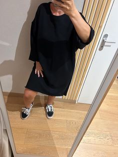 💖black sweatshirt dress one size up to 46 38€ Black Sweatshirt Dress, Sweat Noir, Black Sweatshirt, Oct 1, Sweatshirt Dress, Dress Clothes For Women, Dress First, Festival Season, Favorite Outfit