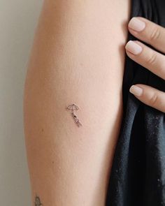 Tiny Realistic Tattoo, Tiny Dainty Tattoos For Women, Micro Wrist Tattoos For Women, Cute Small Tats, Mini Tatooes Idea, Small Tattoos On Back, Amelie Tattoo, Very Small Tattoos, Home Tattoo Ideas