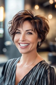 Short shag haircut with textured layers, adding volume and a modern, carefree style Short Choppy Layered Haircuts, Short Shag Haircut, Choppy Layered Haircuts, Bangs Layers, Bob Bangs, Pixie Hair Cuts, New Cuts, Haircuts Women