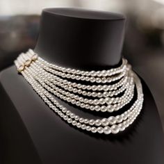 Luxury Pear-shaped Classic Pearl Necklace, Layer Pearl Necklace, Luxury Drop-shaped Pearl Necklace, Luxury High Luster Black Pearl Necklace, Luxury Hand-strung White Pearl Necklace, Luxury White Hand-strung Pearl Necklace, Dior 2023, Layered Pearl Necklace, Multi Layering