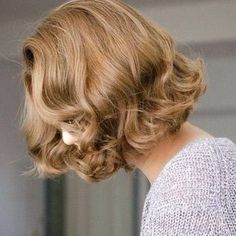 Wavy Bobs, Winter Hair Color, Blonde Bobs, Hair Short, Hair Color Trends, Blonde Bob, Short Cuts, The Mirror, Trendy Hairstyles