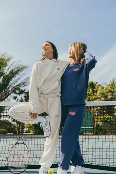 Bestie goals Cute Sweats, Champion Sweats, Sweat Sets, Hoodie Fabric, Sweat Set, Bestie Goals