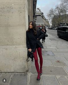 Instagram: @ taina.csg | red obssesion | #calzedonia #ootd #ootdfashion #red #shorts #blazer #blazerstyle Holiday Outfit 2024, Pointed Toe Flats Outfit, Red Socks Outfit, Mary Jane Flats Outfit, Outfits With Mary Janes, Berry Outfit, Mule Outfit, Shoes Outfit Ideas, Mary Jane Outfit