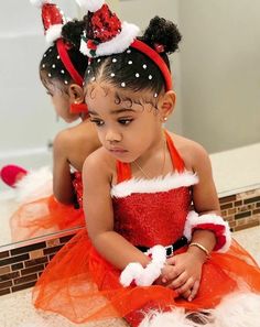 Christmas Photoshoot Kids, Baby Holiday Photos, Mommy Daughter Photoshoot, Kids Outfits Daughters, God Baby, Mommy And Baby Pictures, Kid Styles, Daughter Christmas