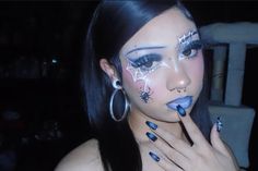 ig makeupxgraves tiktok sixteengravess   #spider #spidermakeup #spidermakeuplook #bluespider#bluespidermakeup #nailsmatchmakeup #makeupmatchnails #makeupxgraves Insect Makeup, Vkei Makeup, Spider Web Makeup, Web Makeup, Spider Makeup, Make Up Inspo, Creative Makeup, Pretty Makeup, Face Art