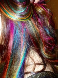 Hair Color Multicolor, Oil Spill Hair Blonde, Brown Hair Rainbow Highlights, Dyed Hair Patterns, Dark Colorful Hair, Multi Color Hair Ideas, Long Dyed Hair, Curly Rainbow Hair, Multicolored Highlights