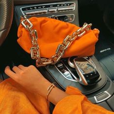 Luxury Aesthetic, Estilo Chic, Orange Crush, Pretty Bags, Orange Bag