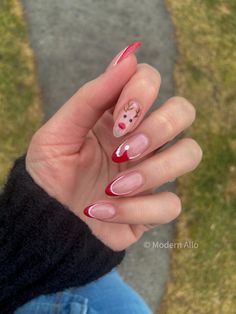 Reindeer french tip nail art Kutek Disney, Holiday Nail, Casual Nails