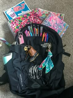 Vsco School Supplies, Lilly Pulitzer Notebook, Ll Bean Backpack Aesthetic, Back To School Vibes, Preppy Back To School Supplies, School Backpacks Highschool, Back To School Prep