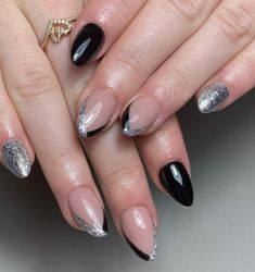 Black And Silver Nails Almond, Red Black And Silver Nails, Silver Nails Almond, Silver And Black Nails, Black And Silver Nail Designs, Marilyn Nails, Length Nails