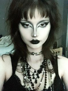 #tradgoth #tradgothmakeup Glam Goth Makeup Looks, Trad Goth Vampire Makeup, Gothic Makeup Halloween, Gothic Makeup Ideas Dark Beauty, Goth Hair And Makeup, Gothic Makeup Easy, 90s Gothic Makeup