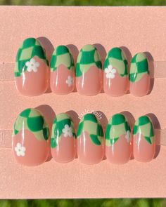 Kawaii Green Nails, Sanrio Nails Acrylic Keroppi, Deco Nails Kawaii, Green Gyaru Nails, Kwaii Press On Nails, Hello Kitty Nails Art, Rave Nails, Nail Art Designs Images, Fake Nails Designs