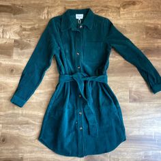 Never Before Worn Hunter Green Retro Dress From Frnch. Cotton Button-up Winter Dress, Winter Cotton Button-up Dress, Fall Corduroy Dresses With Button Closure, Corduroy Button-up Dress With Button Closure, Dresses 70s Style, Dresses 70s, 70s Fashion Dresses, Vintage Corduroy, Green Retro