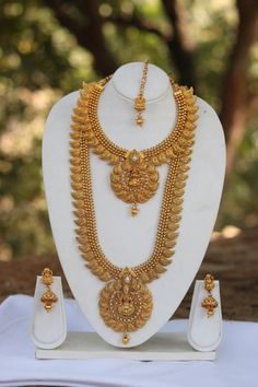 Haram Necklace Set, Kundan Haram, Best Necklace, Traditional Wedding Jewellery, Gold Bangles For Women, New Gold Jewellery Designs