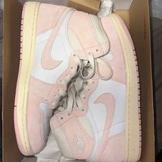 Jordan 1 Retro Hi Og Light Pink Cute Women’s 8.5 Worn One Time Pastel High-top Sneakers With Rubber Sole, High-top Pastel Sneakers With Rubber Sole, Casual Pastel High-top Custom Sneakers, Nike Pastel High-top Sneakers, Pastel Sneakers With Branded Insole And Round Toe, Nike Pastel Lace-up Sneakers, Nike Round Toe Pastel Sneakers, Nike Pastel Sneakers With Round Toe, Air Jordan Retro High Og