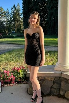 Strapless Black Appliques Bodycon Short Dress Bodycon Short Dress, Metallic Prom Dresses, Lavender Prom Dresses, Prom Dress Trends, Green Homecoming Dresses, Ruffle Prom Dress, Black Homecoming Dress, Tulle Material, Hoco Dresses Tight