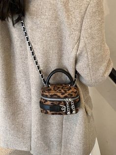 1pc Autumn/Winter Animal Print Mini Crossbody Bag, Fashionable Chain Strap Coin Purse, Mini Shoulder Handbag, Suitable For GirlsI discovered amazing products on SHEIN.com, come check them out! Leopard Print Bag, Mini Crossbody Bag, Mini Crossbody, Shoulder Handbag, Inspiration Mode, Printed Bags, Maternity Bag, Shoulder Handbags