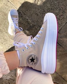 Converse Move, Sepatu Platform, Jordan 11 Outfit Women, Chuck Taylor All Star Move, Pink Converse, Platform Converse, Cute Sneakers