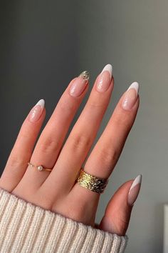 Elegant Nail Art, Fake Nails With Glue, Almond Nails Designs, Almond Shape, Nails Almond, Gradient Nails, Manicures Designs, Oval Nails, Glitter Nail