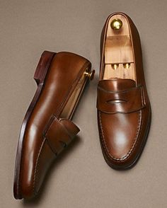 Brown Loafer Shoes, Gents Shoes, Tassel Shoes, Bespoke Shoes, Best Shoes For Men, Brown Loafers, Slip On Loafers, Loafers Shoes, Stylish Mens Outfits