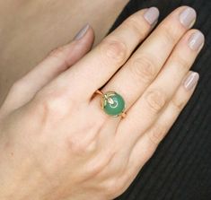 Emerald Gold Ring, Gold Leaf Ring, Green Diamond Rings, Gold Emerald Ring, Gold Leaf Rings, May Birthstone Rings, Emerald Ring Gold, Antique Ring, Real Jewelry