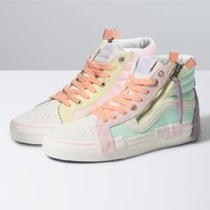 Xmas Shoes, Colorful Vans, Huaraches Outfit, Vans Cap, Vans Sk8 Hi Reissue, Vans Store, Cute Sneakers, Popular Shoes, Vans Sk8 Hi