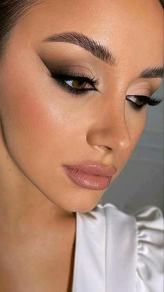 Glam Eye Makeup For Blue Eyes, Smokey Eye Makeup 2023, Formal Hair Tutorial Step By Step, Full Face Makeup Glam Brown Eyes, Types Of Makeup Looks List, Make Up For Night Event, Make Up Smokey Eye Natural, Matte Eyeshadow Looks For Brown Eyes, Make Up For Black Dresses