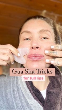 Gua Sha Plump Lips, Plump Lips Gua Sha, Guasha For Lips, Gus Sha Tutorial, Gua Sha For Bigger Lips, Guasha Lips, Gua Sha For Plump Lips, Gua Sha Lip Plump, Full Lips Exercise