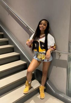 Nba Fits Women, Timberland Boots Skirt Outfit, Foamposites Outfit Woman, Tim Boots Women Outfit, Timberland Boots Outfit Black Woman, Skirt And Timbs Outfit, Cute Outfits Black Women Street Styles, Timbs Outfits Black Women, Tims Outfits Woman