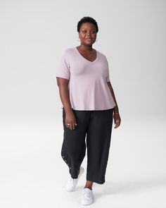 Jase Easy Tee - Orchid - Image #1 Puffer Vest Fashion, Athleisure Pants, Universal Standard, Weekend Dresses, Vest Fashion, Petite Jeans, Curvy Outfits, Blazer Fashion, Everyday Dresses