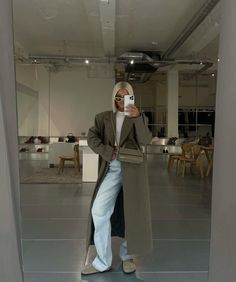 Long Coat Outfit, Cold Outfits, Corporate Outfits, Mode Casual, Outfit Trends, Mode Inspo, Autumn Outfit, Outfit Inspo Fall, Mode Inspiration