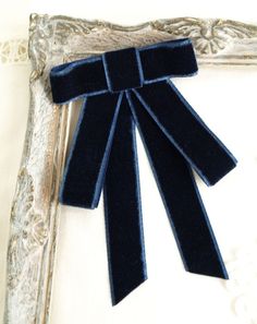 Check out this item in my Etsy shop https://www.etsy.com/listing/1073469498/blue-velvet-bow-tie-brooch-navy-velvet Neck Tie Women, Bridal Hair Pieces Boho, Velvet Ribbon Bow, Bow Tie Women, Tie Brooch, Velvet Bow Tie, White Bow Tie, Tie For Women, Tie Women