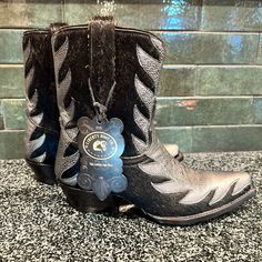 Liberty Boot Company/Liberty Black Box. New With Box. Only Tried On Inside. From Allen Boots Austin,Tx. Handmade Mexico. Cow Fur With Silver Bolt Detail. These Are So Stylish And More Comfortable Than Some Of My Other Western Boots. Ask Me Questions :) Silver Western Boots With Snip Toe, Silver Leather Western Boots, Silver Leather Snip Toe Boots, Black Cowboy, Boot Companies, Studded Boots, Western Boot, Cowboy Western, Western Cowboy Boots