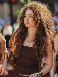 #curlyhaircare #curlyhairproducts #hair #hairstyles #demitrakalogeras #skincare #longhair Long Layered Curly Hair, 3a Hair, Hairstyles For Layered Hair, Beautiful Curly Hair, Hairdos For Curly Hair, Curly Hair Women, Curly Hair Inspiration, Curly Hair Routine, Curly Hair Care