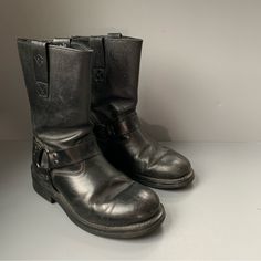 Herman Survivors Gene Vintage Leather Biker Boot Mens 8.5. Womens 9.5-10. Runs 1/2 Size Small Black Excellent Condition. Original Removable Foot Liners Vintage. Rare Find Leather Upper Durable Rubber Traction Outsole Spot Clean Slip & Oil Resistant Rounded Toe Pull On Cushioned Footbed Mid Calf Heavy Construction Waterproof Boot Originated In Poland. High Quality. Walmart Bought Out This Company A Some Time But These Are The Original /Vintage. Around 1970 Rugged Round Toe Work Boots For Motorcycling, Rugged Work Boots For Motorcycling With Round Toe, Rugged Moto Boots With Round Toe For Streetwear, Rugged Round Toe Moto Boots For Streetwear, Rugged Leather Work Boots For Motorcycling, Classic Black Moto Boots For Biker Events, Classic Black Boots For Biker Events, Leather Motorcycle Boots With Round Toe, Leather Boots With Round Toe For Motorcycling