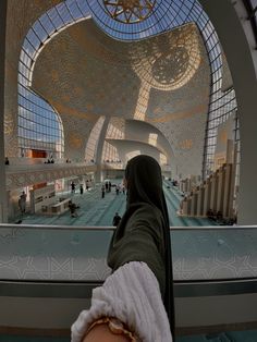 Arab Gold, Central Mosque, Muslim Photos, Muslimah Photography, Stile Hijab, Islamic Wallpaper Iphone, Mosque Architecture, Mecca Wallpaper, Muslim Outfits Casual