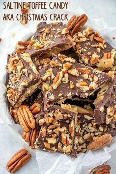 Saltine Cracker Toffee, Aka Christmas, Love Bakes Good Cakes, Good Cakes, Saltine Toffee, Homemade Toffee, Cracker Toffee, Toffee Candy, Toffee Recipe