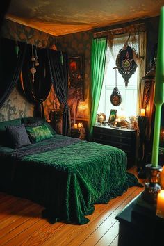 25+ Green Witch Aesthetic Home Bedroom Exotic Bedrooms, Victorian Bohemian Decor, Bohemian Bedroom Design, Dark Boho, Vintage Bedroom Decor, Halo 2, Chic Bedding, Boho Room Decor, Green Walls