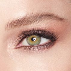 marie-antoinette-model-eyes_2 Eyes To Mesmerise, Model Eyes, Classic Eyeliner, Wedding Hairstyles And Makeup, Red Carpet Beauty, Cat Eye Makeup, Braut Make-up, Oyster Pearl, Makeup Hacks