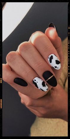 Image edited by AirBrush App. Filter: Color - ULT-3. Going out at night? Apply matte black nail polish on your almond nails, followed by a few sparkling golden stripes. #nails #nailart #nailsart #gelnails #nailsalon #acrylicnails #nailsoftheday #nailstyle #lovenails #nailsinspire #nailsaddict #photoeditor #filter #airbrush #retouch #airbrushfilter Nails Designs For Winter, Short Almond Nails Designs, Country Acrylic Nails, Rodeo Nails, Nails Edgy, Cowboy Nails, Western Nails, Almond Acrylic, Country Nails