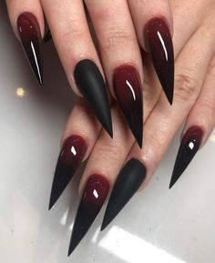 Black Ombre Nails Stilleto, Fall Staleto Nails, Spooky Halloween Nails Stiletto, Goth Bride Nails, Fallen Angel Nails, Gothic Coffin Nail Ideas, Halloween Spooky Nails, Witchy Stiletto Nails, Satanic Nail Art