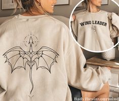 Fourth Wing Hoodie, Book T Shirt Ideas, Fourth Wing Sweatshirt, Throne Of Glass Clothes, Fourth Wing Merch, Book Hoodies, Bookish Hoodie, Bookish Shirts, Hoodie Art