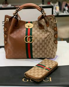 High-end Everyday Gucci Bags, Luxury Gucci Bag With Lock, Gucci Bags Outlet, Pre-owned Luxury Gucci Bags, Louis Vuitton Handbags Outlet, Gucci Leather Bags With Gold-tone Hardware, Luxury Gucci Bag With Gold-tone Hardware, Bridle Bag, Gucci Purses