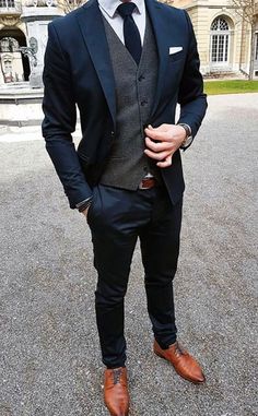 Navy Slim Fit Suit, Blue Slim Fit Suit, Terno Slim Fit, Best Casual Shirts, Wedding Suits Groomsmen, A Man In A Suit, Man In A Suit