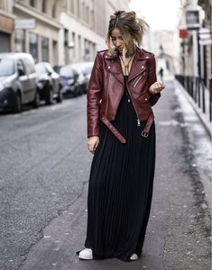 7 chaquetas y blazers que necesitas en tu armario | Mujer de 10 Fall Leather Jacket, Burgundy Maxi Dress, Maxi Dresses Fall, Fashion 2024, Maxi Dress Green, 가을 패션, Leather Jackets Women, Looks Style, Sporty Style