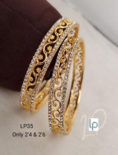 Gold Bangle With Stone, New Gold Bangles Designs 2022, Gold Bangles With Diamonds, Wedding Bangles Gold, Gold Kade Design Latest, Bangals Design In Gold Simple, Modern Bangle Designs, Diamond Kangan Designs, Bangels Designes Gold For Women